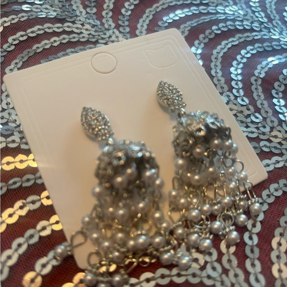 Elegant 304 stainless steel Silver and White Dangle Earrings - Picture 3 of 12